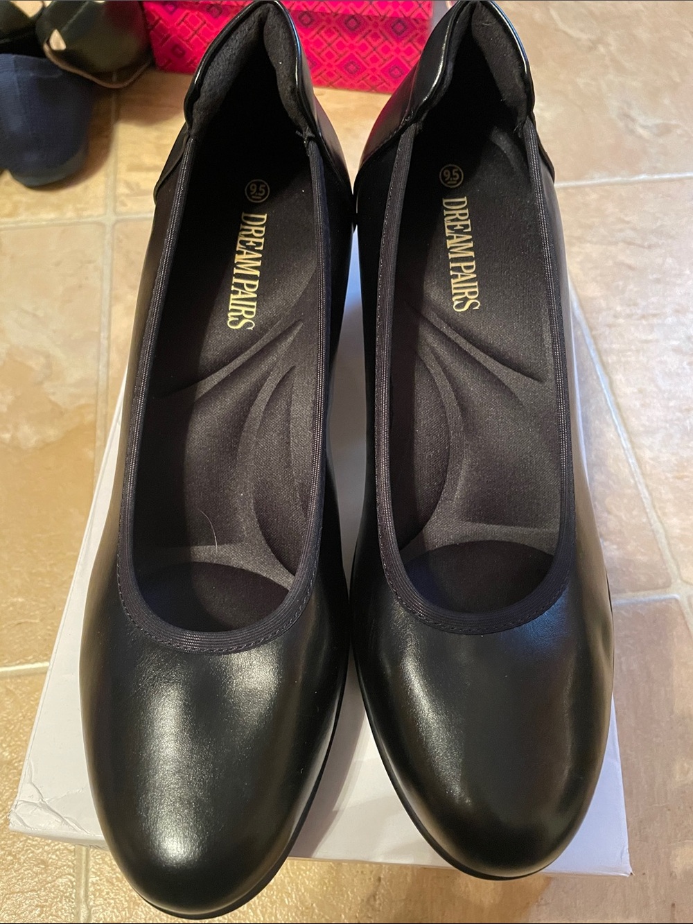 Dream Pairs Black Rounded-Toe Flats